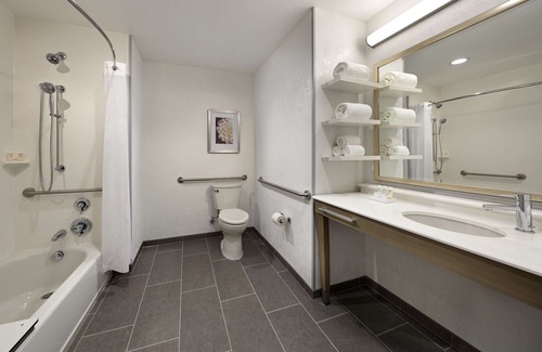 Harbor Hotel | Hampton Inn Long Beach Airport