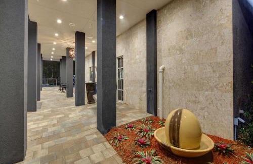 Coconut Grove Hotel | Hampton Inn Miami-Coconut Grove/Coral Gables