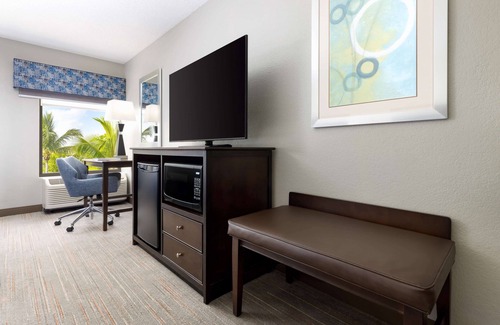 Naples Hotel | Hampton Inn Naples Central