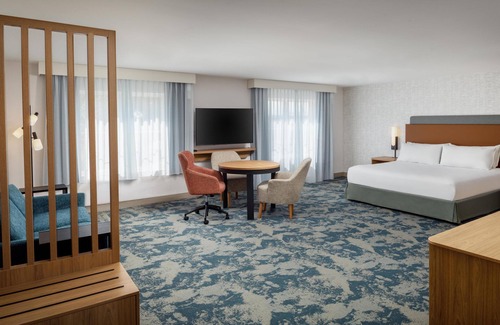 Nashua Hotel | Hampton Inn Nashua
