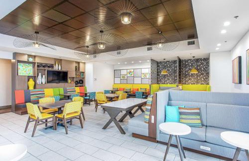 Plaza Primera Hotel | Hampton Inn Pensacola Beach