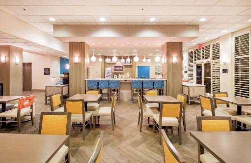 Plaza Primera Hotel | Hampton Inn Pensacola Beach