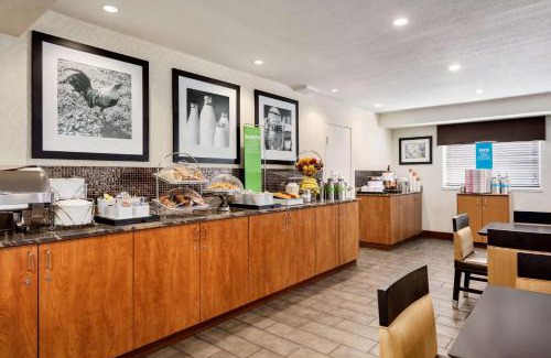 Clackamas Hotel | Hampton Inn - Portland/Clackamas