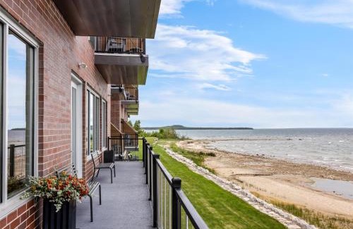 St Ignace Hotel | Hampton Inn St Ignace Lakefront Mackinac