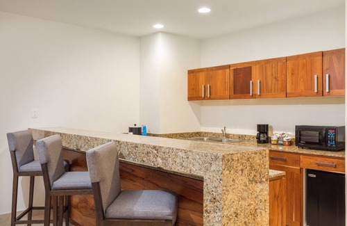 Rancho Cerro Colorado Hotel | Hampton Inn & Suites by Hilton Los Cabos
