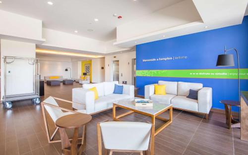 Rancho Cerro Colorado Hotel | Hampton Inn & Suites by Hilton Los Cabos