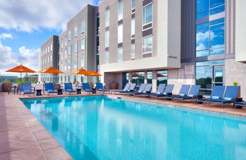 Anaheim Resort Hotel | Hampton Inn & Suites Anaheim Resort Convention Center