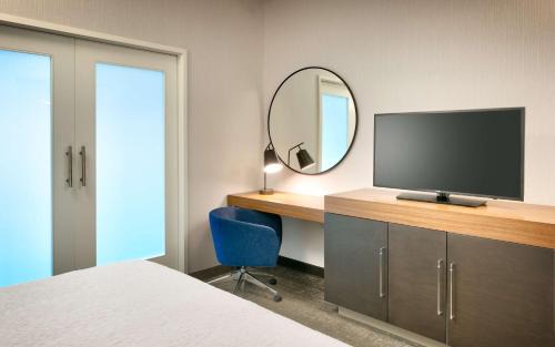 Anaheim Resort Hotel | Hampton Inn & Suites Anaheim Resort Convention Center