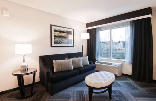 Wilburton Hotel | Hampton Inn & Suites Bellevue Downtown-Seattle