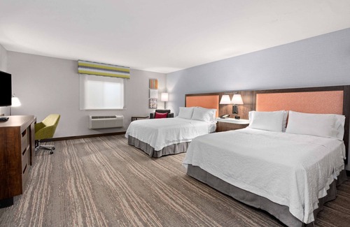 Burlington Hotel | Hampton Inn & Suites Burlington