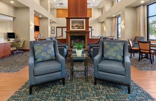 Burlington Hotel | Hampton Inn & Suites Burlington