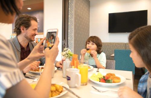 Quartier 5-2 Hotel | Hampton Inn & Suites by Hilton Québec - Beauport