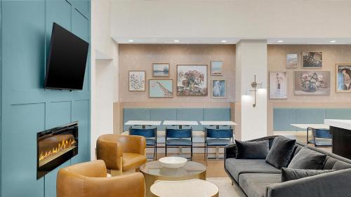 Markham Hotel | Hampton Inn & Suites by Hilton Toronto Markham
