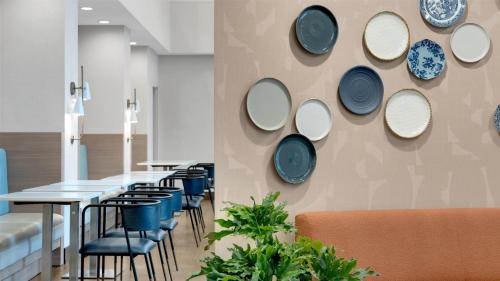 Markham Hotel | Hampton Inn & Suites by Hilton Toronto Markham