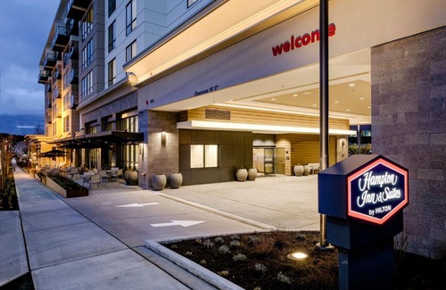 Maple Leaf Hotel | Hampton Inn & Suites by Hilton Seattle/Northgate
