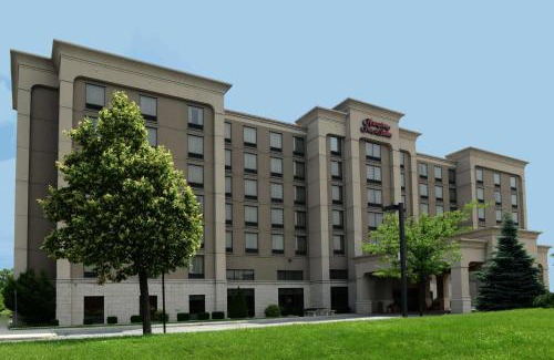 Windsor Hotel | Hampton Inn & Suites by Hilton Windsor