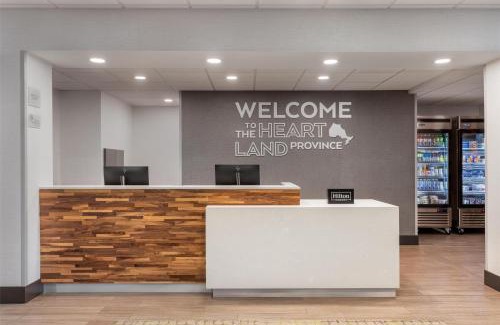 Windsor Hotel | Hampton Inn & Suites by Hilton Windsor