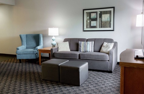 Chesapeake Hotel | Hampton Inn & Suites Chesapeake-Square Mall
