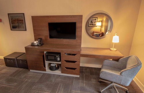 Greenbrier West Hotel | Hampton Inn & Suites Chesapeake-Battlefield Blvd.
