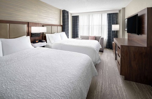 Downtown Chicago Hotel | Hampton Inn & Suites Chicago Downtown