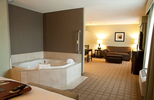Canton Hotel | Hampton Inn & Suites Detroit-Canton