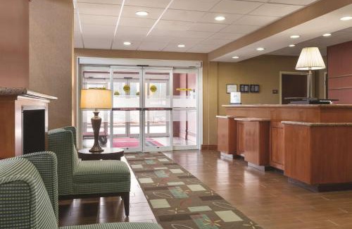 Greenfield Hotel | Hampton Inn & Suites Greenfield