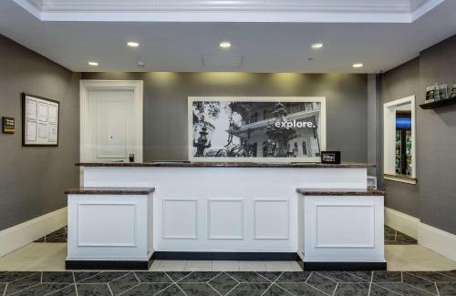 Central Business District Hotel | Hampton Inn & Suites Mobile - Downtown Historic District