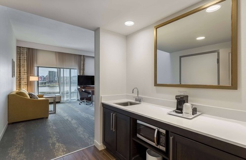 Newport Hotel | Hampton Inn & Suites Newport/Cincinnati