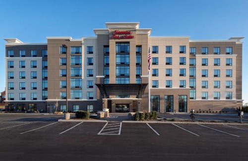 Newport Hotel | Hampton Inn & Suites Newport/Cincinnati, KY