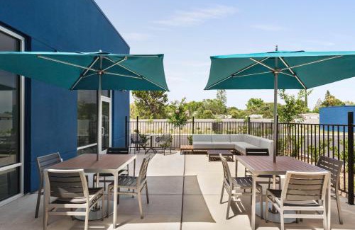 Oroville Hotel | Hampton Inn & Suites Oroville