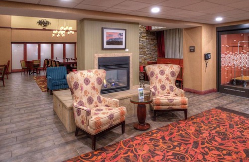 Glenwood Springs Hotel | Hampton Inn & Suites Rifle