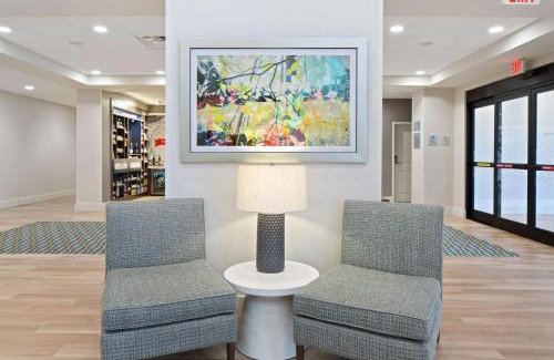 The Wedge Hotel | Hampton Inn & Suites- Seattle Woodinville Wa