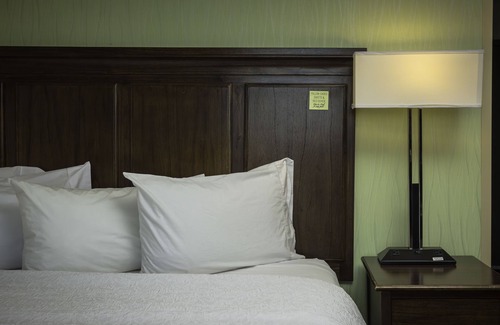 Fairfield Hotel | Hampton Inn & Suites Suisun City Waterfront