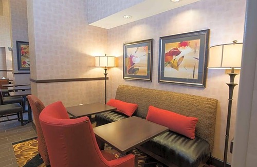 Bismarck Hotel | Hampton Inn & Suites Bismarck Northwest