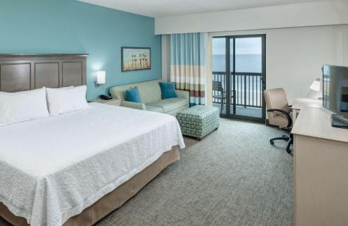 Carolina Beach Hotel | Hampton Inn & Suites by Hilton Carolina Beach Oceanfront