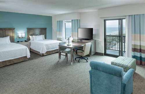 Carolina Beach Hotel | Hampton Inn & Suites Carolina Beach Oceanfront