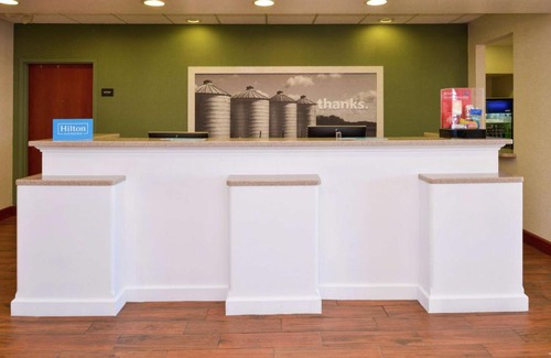 Wilmington Hotel | Hampton Inn & Suites Wilmington