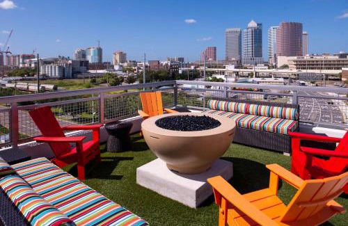 Channel District Hotel | Hampton Inn Tampa Downtown Channel District
