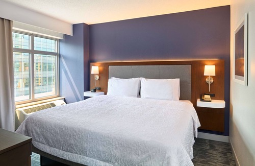 Mount Vernon Triangle Hotel | Hampton Inn Washington-Downtown-Convention Center