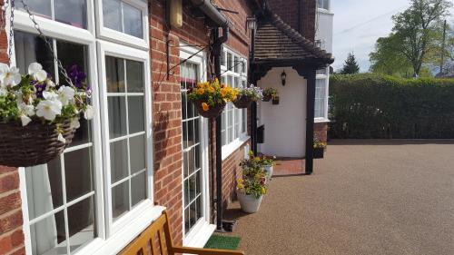 Stratford-upon-Avon House | Hampton Lodge En-Suite Rooms with Free Parking