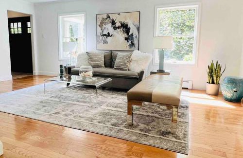 Hampton Bays House | Hamptons Escape: Near Beaches, Restaurants, Wineries.