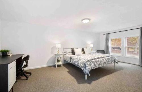 Hampton Bays House | Hamptons Escape: Near Beaches, Restaurants, Wineries.