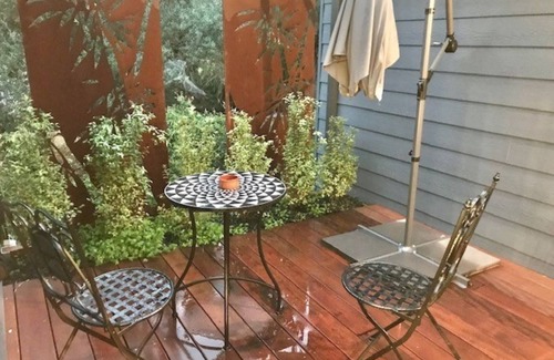 Rye Cottage | Hamptons In Rye Green Room 3 Mins to Famous Hot Springs!