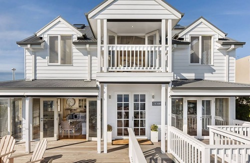 Mount Martha House | Hamptons Retreat | Chic Luxury with Pool and Views