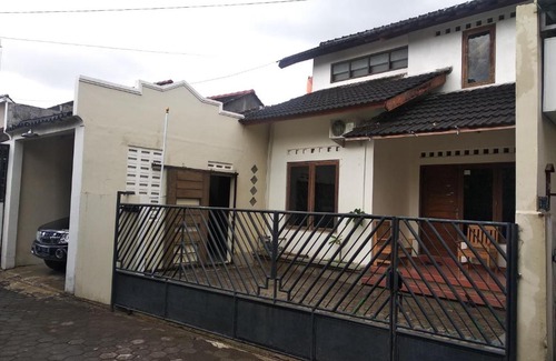 Sari Harjo House | Hana homestay Yogyakarta