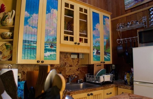 Puuiki House | Hana Ocean Palms Bungalows