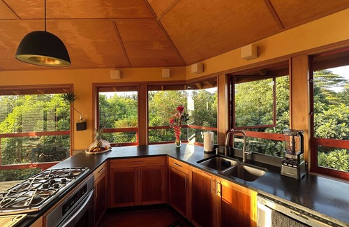 Princeville Villa | Hanalei Bay View Retreat - An Artistic home overlooking Hanalei Bay
