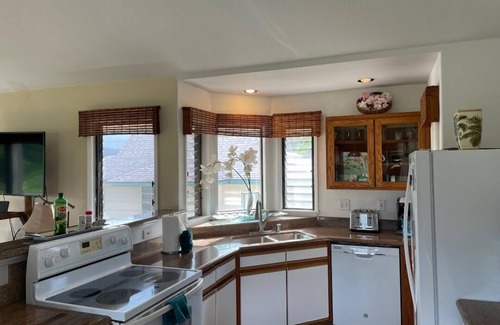 Princeville House | Hanalei Bay Villas #12, Waterfall and Ocean Views, walk to beach and One Hotel