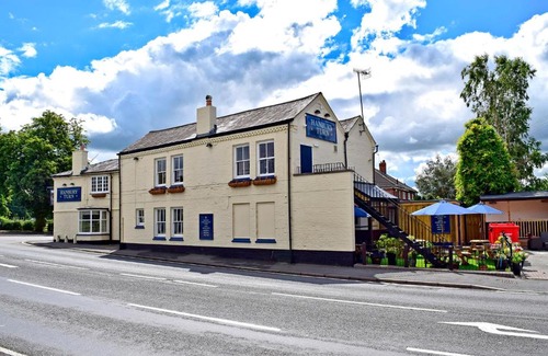 Bromsgrove Hotel | Hanbury Turn