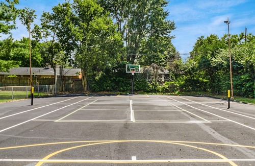 Northwest Columbus Apartment | Hancock Apt Private 1 Bedroom w/WIFI and Parking